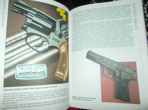 Pušky, pistole knihy 2 ks - 2