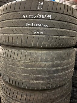 4x letní pneu r19 225/35/19 - 2