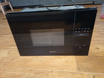 Vestavěná mikrovlná trouba Constructa CC4P91260 - 2