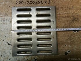Nerezové INOX odpadní mřížky. 280 x 300mm, plech 3mm. 6 kusů - 2
