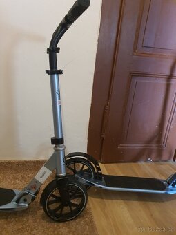 Prodám koloběžku a helmu - 2