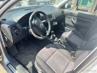 Golf 4 - 2