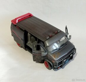 1983 Chevy GMC Vandura A Team 1:18 - 2