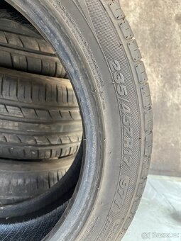 Prodám 4x pneu 235/45R17 letní - 2