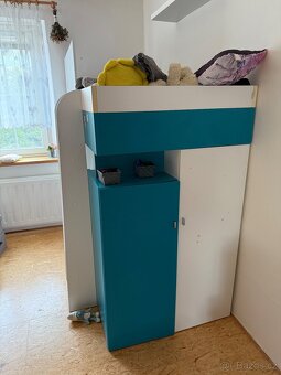 Patrová postel se stolem a skříní - 2