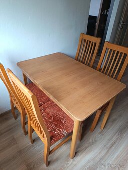 Stůl a židle - 2