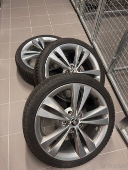 3x ALU kola Škoda Octavia RS s zimními pneu 225/45 R18 - 2