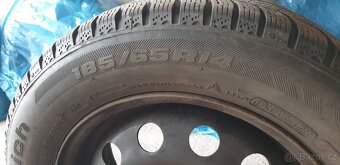 Sada zimních pneu 185/65 R14 na plechových discích - 2