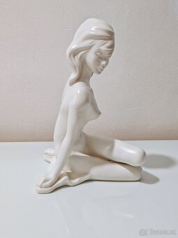 Stará soška Goebel Akt žena - 2