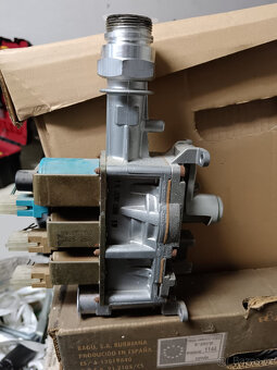 Junkers ZE24-3 plynová armatura - 2