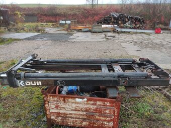 Zvedací zařízení za traktor - 2