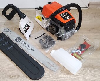 Silná benzinová motorová řetězová pila motor 82cm³ - 2