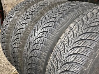 Zimní pneu Nexen 215/70 R16 100T - 2