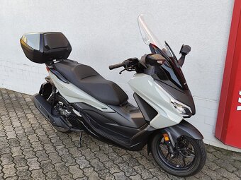 HONDA Forza 125 ČR 6200km, do provozu 2025 - 2