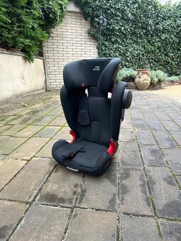 Autosedačka Britax Römer Kidfix II 15-36 kg. - 2