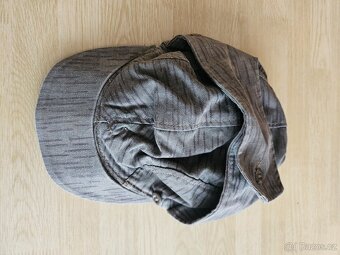 Prodej věcí armády ČSLA - 2