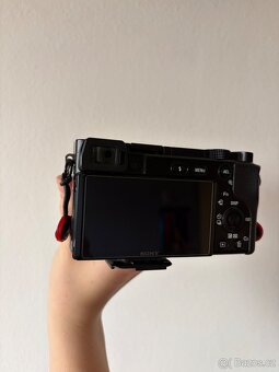 Sony A6100 a příslušenství - 2