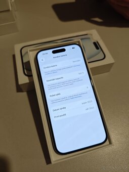 IPhone 15 128 GB White top stav - 2