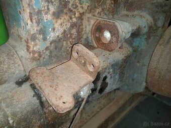 Traktor Svoboda - mezikus pro montáž čerpadla Motorpal - 2