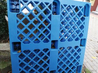 Palety plastové - 2