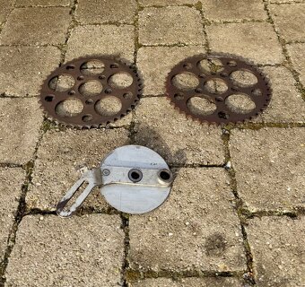 Jawa 100 Robot - rozety - 2