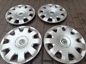 Poklice R15 škoda - 2