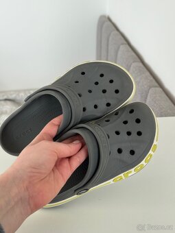 Dětské Crocs – velikost J2, šedé (originál) - 2
