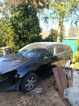 VW golf 1.6tdi na díly - 2