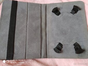 POUZDRO NA TABLET SE STOJANKEM - 2