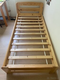 Dřevěná postel s roštem 90x200 cm - 2