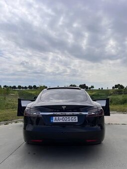 TESLA MODEL S 75D - 2