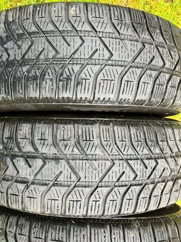 4ks Pneu Pirelli 195/65 R15 91T M+S včetně disků - 2