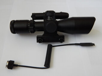 Puškohled krátký s laserem zeleným 2.5-10x40 - 2