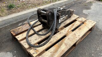 Použité kladivo JCB pro 1,5 až 2,5 tunový bagr - 2