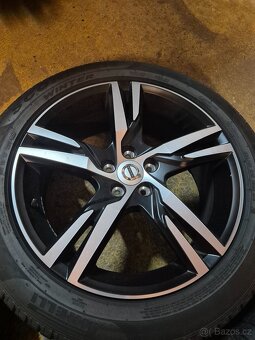 5x108 volvo 235/50 R19 - 2