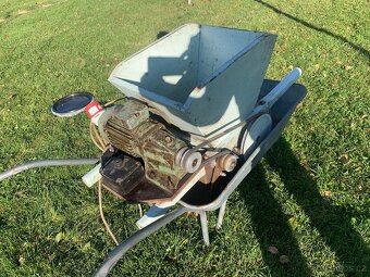 Mlýnek na hrozny a ovoce - 2