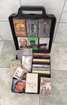 AUDIO KAZETY - KRYL/NEDVĚDI/BRONTOSAUŘI/DOBEŠ/TUČNÝ - 2