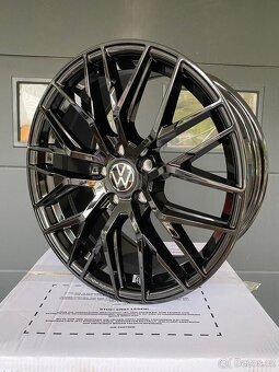 5x112 R18 MAM RS4 Black - 2