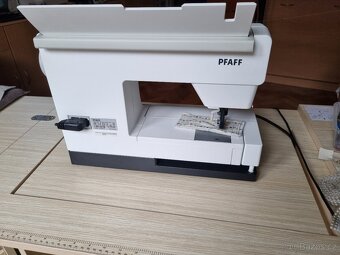 Šicí stroj PFAFF Select 4.2 - 2