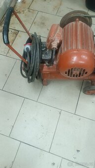 Starý kompresor - 2