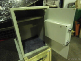 Trezor s elektronickým zámkem nefunkční za 500 kč - 2