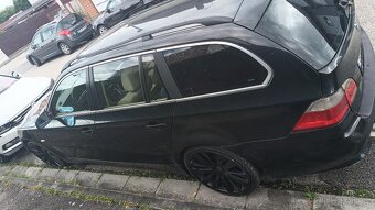 BMW e61 525d r.v.2004 300tis. - 2