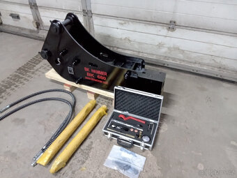 bourací kladivo na bagr JCB 3CX - 2