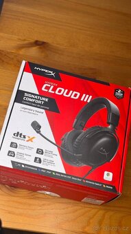 Herní sluchátka HyperX Cloud III Black - 2