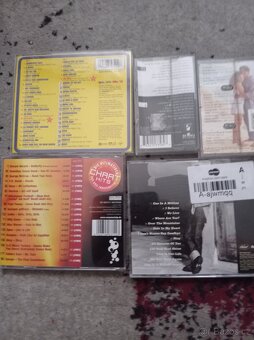 PRODÁM CD 6+ 1X 2CD+ 3 MAGNETOFONOVÉ KAZETY - 2