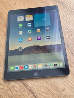 Apple iPad 7. generace 32gb Cellular TOP stav - 2