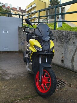 Aprilia SR GT 125 - 2