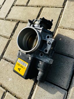 Prodám škrtící klapku na M52b28tu - 2