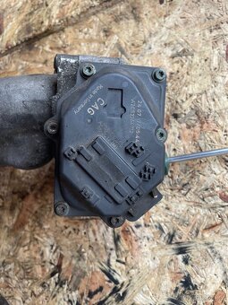 Audi A6 4F škrtící klapka - 2