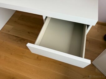 IKEA MALM Psací stůl, bílá, 140x65 cm + Podložka Rissla - 2